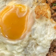 GOOD TIMES กะเพราหนวดหมึก ลูกชิ้นปลาระเบิด