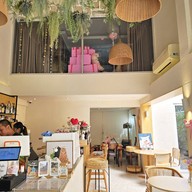 ดอนน่า คาเฟ่&บิสโทร ลาดพร้าว 71