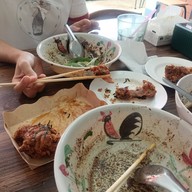 เมนูของร้าน ก๋วยเตี๋ยวเรือเด่นห้ารสเด็ด