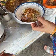 ป๋องเกี๋ยวเตี๋ยวหลอดทรงเครื่อง