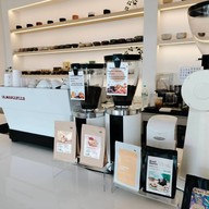 FUMI House Cafe : FUMI 風味 บ้านเพ