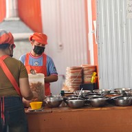 ก๋วยเตี๋ยวต้มยำกากหมูสูตรโบราณ ถนนกาญจนาภิเษก