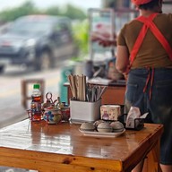 ก๋วยเตี๋ยวต้มยำกากหมูสูตรโบราณ ถนนกาญจนาภิเษก