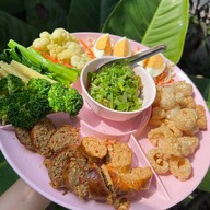 เมนูของร้าน สวนอาหารเรณู ปัว