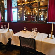 บรรยากาศ L'Escargot Montorgueil