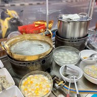 คุณอ้น ร.ศ.๒๑๙ ต้นตำรับบัวลอยไข่หวานเมืองเพชร สาขาสำนักงานใหญ่