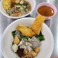 เมนูของร้าน พ.เย็นตาโฟกุ้งทอด -