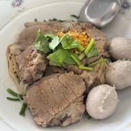 เนื้อตุ๋นน้ำแดง 5 ดาว (สูตรน้ำจิ้มพริกไทยดำ) บางกอกใหญ่