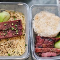 ตั้งใจย่าง ถนนจันทน์