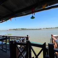 บ้านชิดกรุง กุ้งเผา