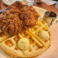 Brook's Brunch and Bar Ari อารีย์