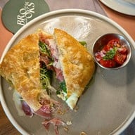 Brook's Brunch and Bar Ari อารีย์