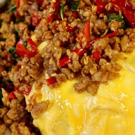 แดงผัดกะเพรา นาคนิวาส