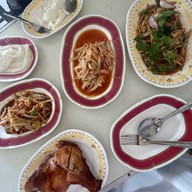 ส้มตำไก่อบโอ่ง เจ๊ดวงแซ่บเว่อร์[บ้านไผ่]