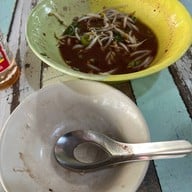 เมนูของร้าน ก๋วยเตี๋ยวเรือนายใช้บ้านแพน คลองทวีวัฒนา