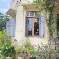 บ้านพระยาสุเรนทร์ by มาดาม มูเซอร์ สำนักงานใหญ่