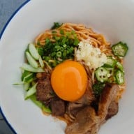 Feng Zhu เฟิงจู-หมูเจริญ เกี๊ยวซ่าหน้าเปิด