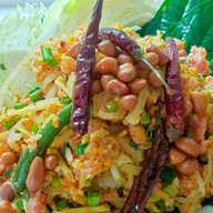 ครัวบ้านผิง ยำแหนมข้าวทอด & น้ำอ้อยสด ร่มเกล้า 31