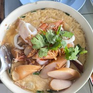 เรณู ครัวริมคลอง ธรรมศาสตร์รังสิต