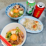 Feng Zhu เฟิงจู-หมูเจริญ เกี๊ยวซ่าหน้าเปิด
