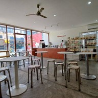บรรยากาศ Fatbake&Co ขนมปังโฮมเมด  เบเกอรี่ สังขยาใบเตยสด (ขนมปังจัดเบรค) ซอยมังกร