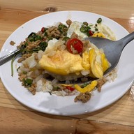 เมนูของร้าน ข้าวแกงลุงแว่น
