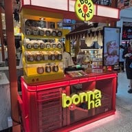 หน้าร้าน bonnana Central World ชั้น 7 (ทางขึ้นบันไดเลื่อน โซน Food World)