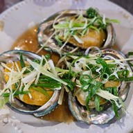 เมนูของร้าน ดาตะวันซีฟู้ด ตลาดสดธนบุรี