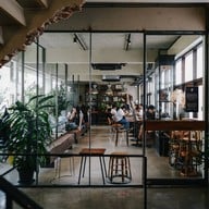 บรรยากาศ Piccolo Vicolo Cafe  วังบูรพา - สามยอด