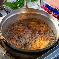 บรรยากาศ ได่ทอดหาดใหญ่ อิสลาม