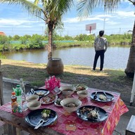 ครัวบ้านทุ่ง สถานี บ้านนาขวาง(ผัดไทย,หอยทอด,ข้าว,ยำ,ตำ,เตี๋ยว)