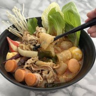 มุมหม่าล่า (หม่าล่าทั่ง&ผัดกะเพรา) (หมู่บ้านไทยสมบรูณ์3)
