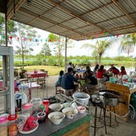 ครัวบ้านทุ่ง สถานี บ้านนาขวาง(ผัดไทย,หอยทอด,ข้าว,ยำ,ตำ,เตี๋ยว)
