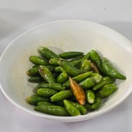 ข้าวขาหมูวัดกลาง ตลาดพลู
