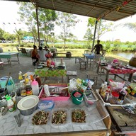 ครัวบ้านทุ่ง สถานี บ้านนาขวาง(ผัดไทย,หอยทอด,ข้าว,ยำ,ตำ,เตี๋ยว)