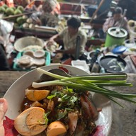 อ้วนข้าวหมูแดง