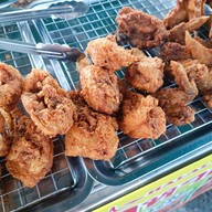 บรรยากาศ ได่ทอดหาดใหญ่ อิสลาม