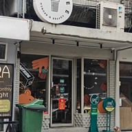 Entree Coffee & Brunch บางรัก