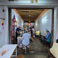 ข้าวขาหมูวัดกลาง ตลาดพลู