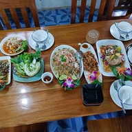 จ๊ะนาเดียร์อุดรตำแหลก อุดรตำแหลก