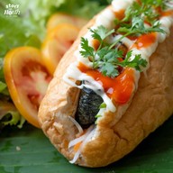 NGON Vietnamese Restaurant - งอน เวียดนาม The Kad Farang Maerim