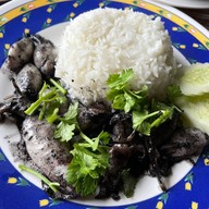 ร้านมุมลับราดหน้านายซอ