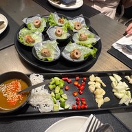 Thuyen (เถวียน) เอกมัย