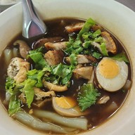 ร้านยืนพื้น ก๋วยจั๊บน้ำข้น (ต้นตำรับสี่แยกพรานนก) บางขุนนนท์