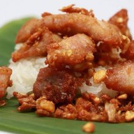 ข้าวเหนียวหมูทอดหน้าบขส.