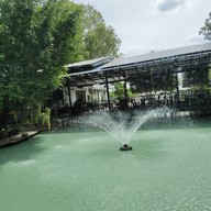 ระเบียงวิว อยุธยา สี่แยกกำนันดิเรก (ฝั่งเข้าตัวเมืองอยุธยา)