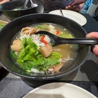 Thuyen (เถวียน) เอกมัย