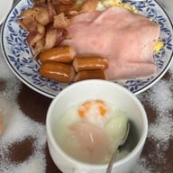 On Lok Yun (ออน ล๊อก หยุ่น)