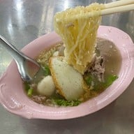 เมนูของร้าน รุ่งเรือง (ตั๋ง) ก๋วยเตี๋ยวหมู สุขุมวิท26 เจ้าเก่า สุขุมวิท 26