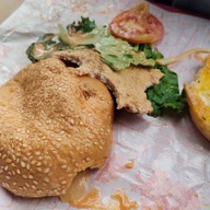 เมนูของร้าน เบอร์เกอร์สามล้อแดง สาขาสมุทรปราการ สมุทรปราการ